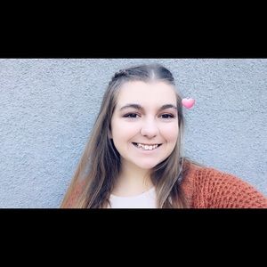 Meet your Posher, Kacie